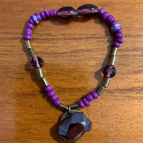 Putple beaded stretch bracelet - Picture 1 of 3